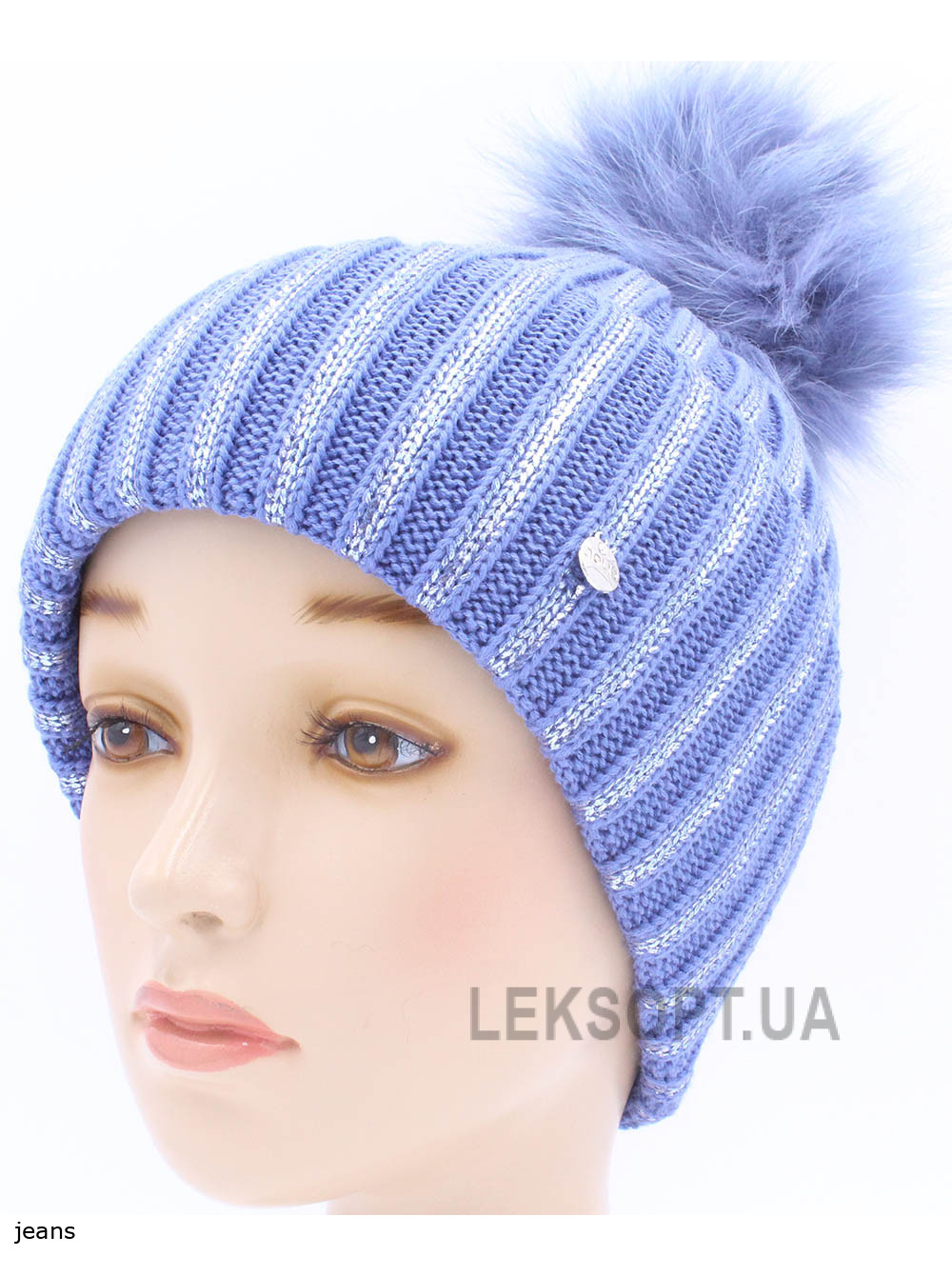 Women's hat with pompom Luchiya