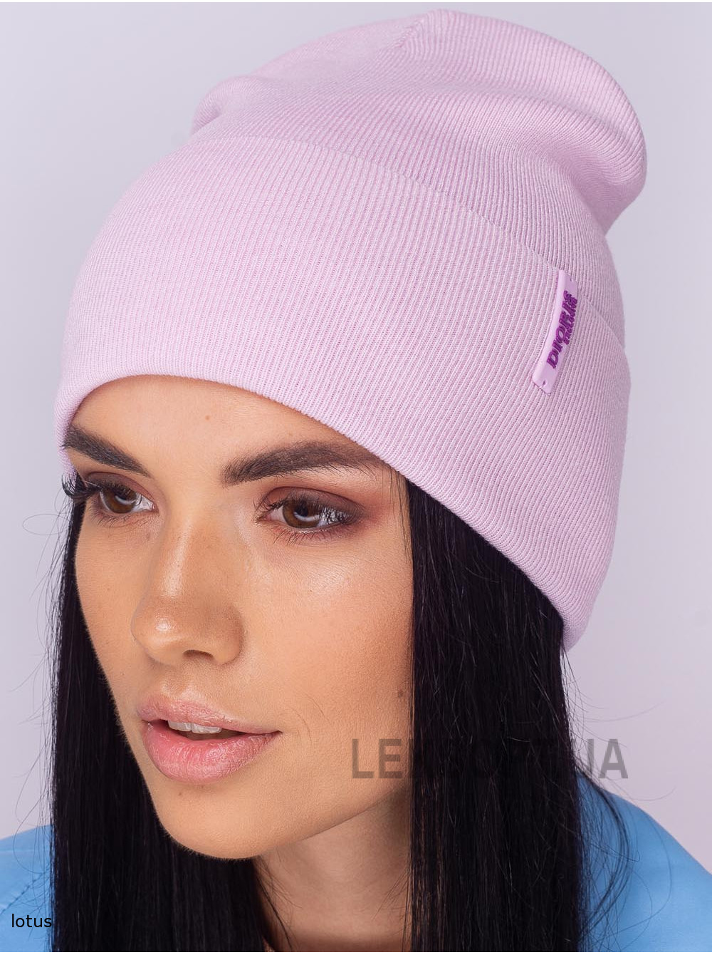 Women's cap with a turn-up Legenda