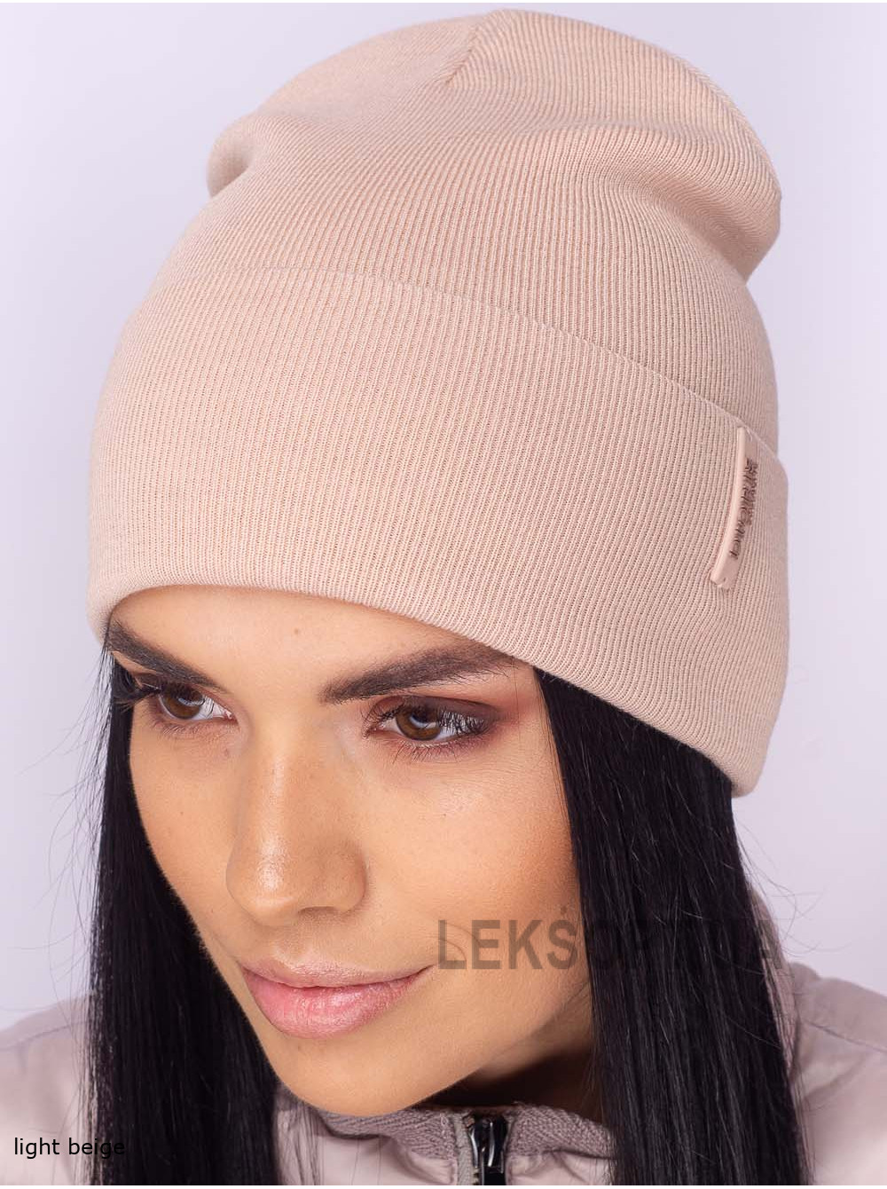 Women's cap with a turn-up Legenda