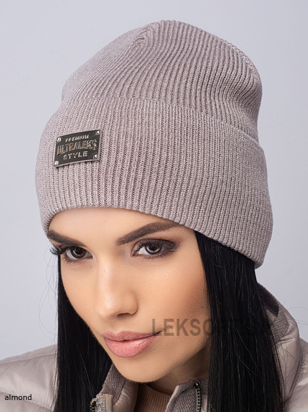 Women's cap Repost