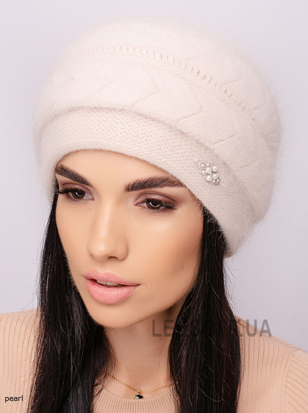 Women's hat Akaciya