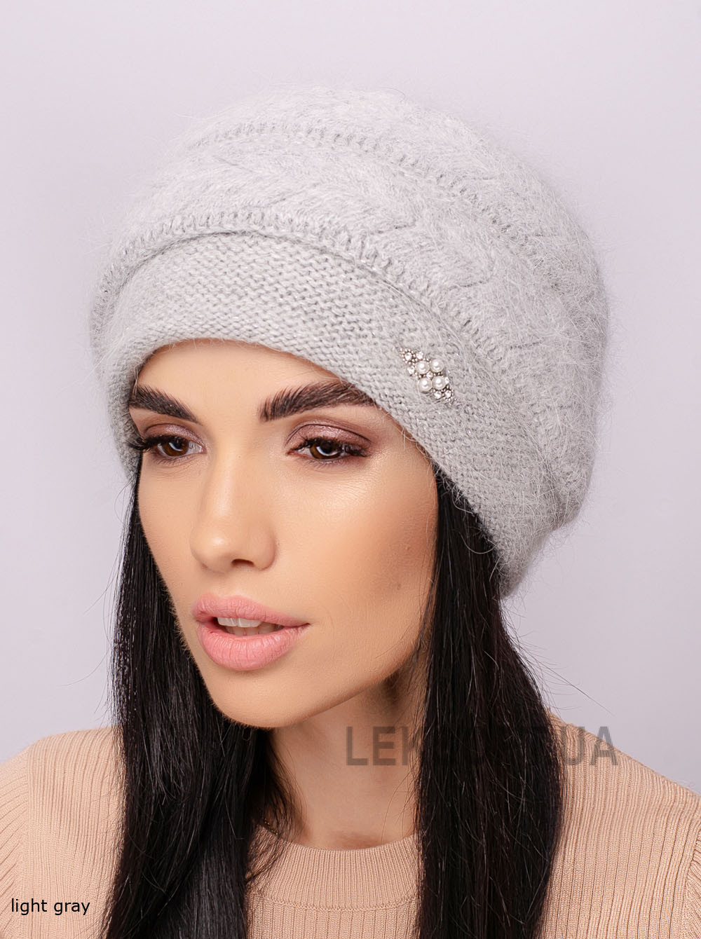 Women's hat Akaciya