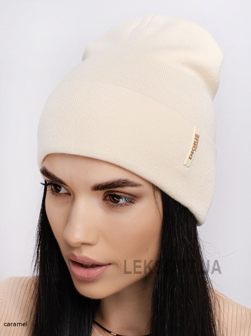 Women's cap with a turn-up Legenda