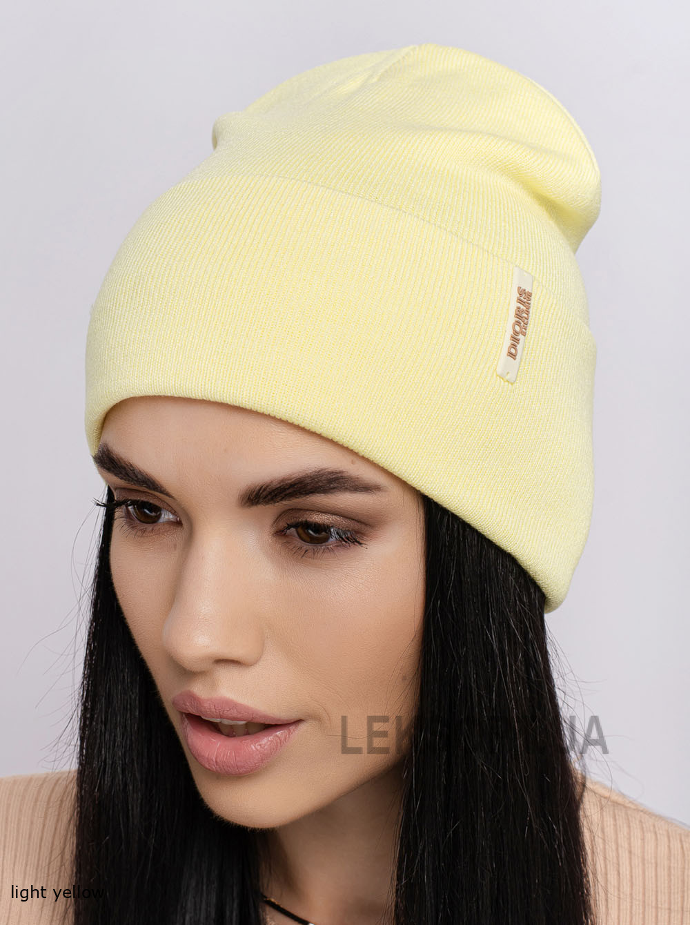 Women's cap with a turn-up Legenda