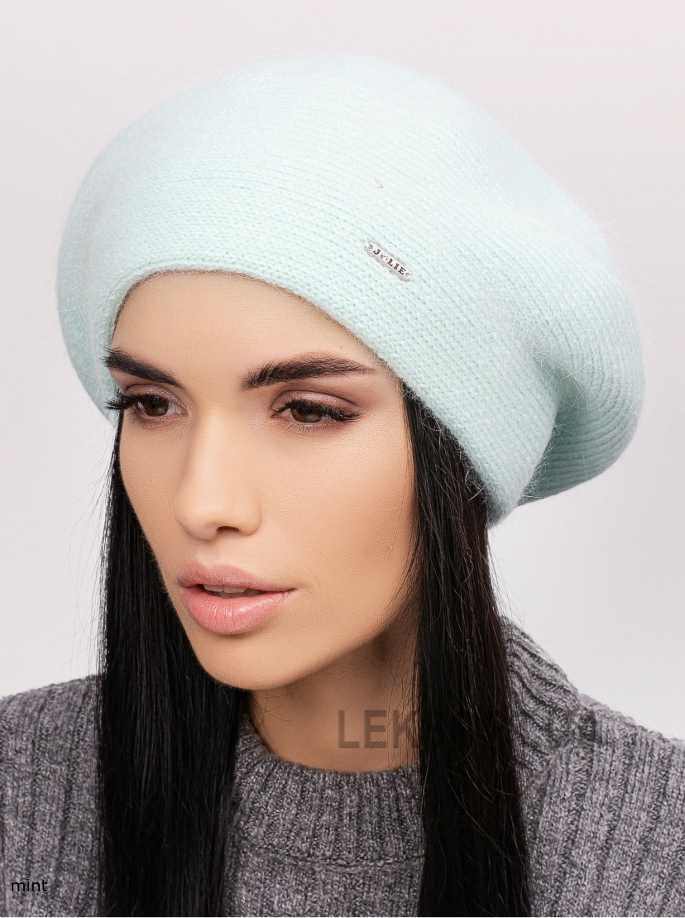 Women's beret Sil'viya