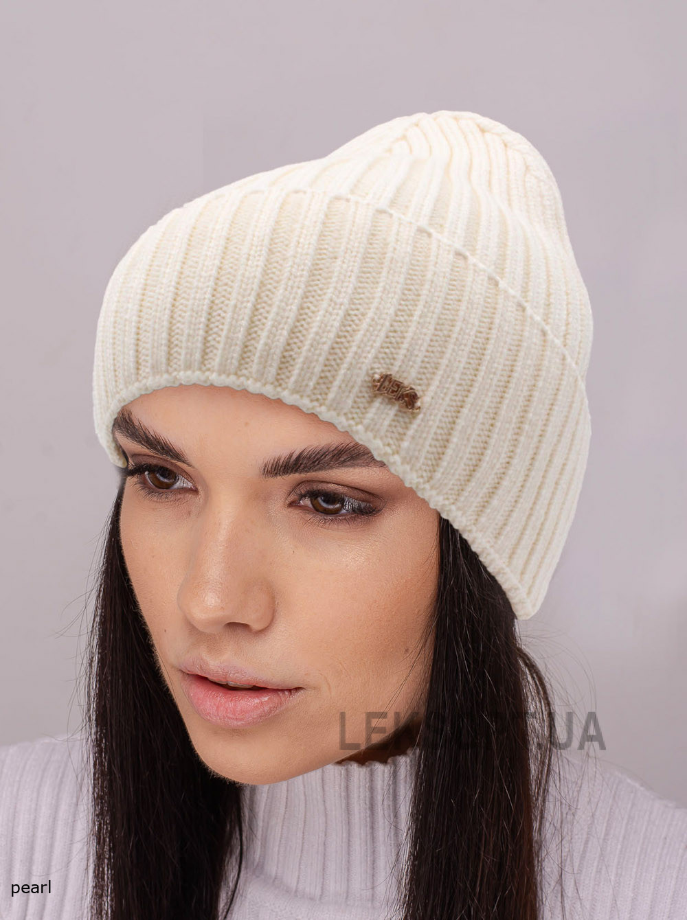 Women's cap with a lapel Alegro