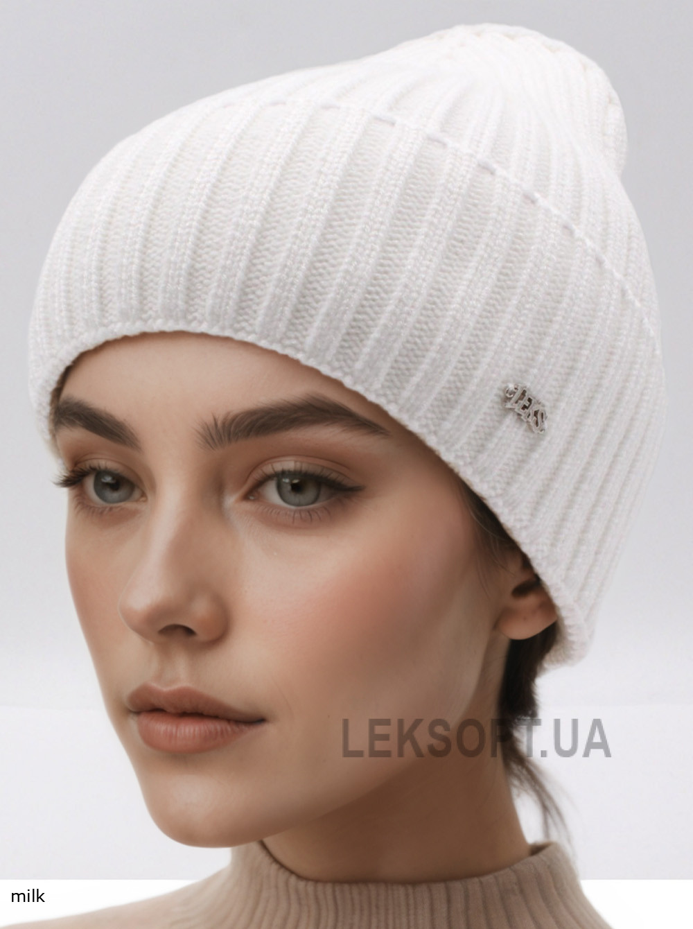 Women's cap with a lapel Alegro