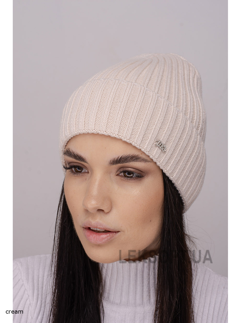Women's cap with a lapel Alegro