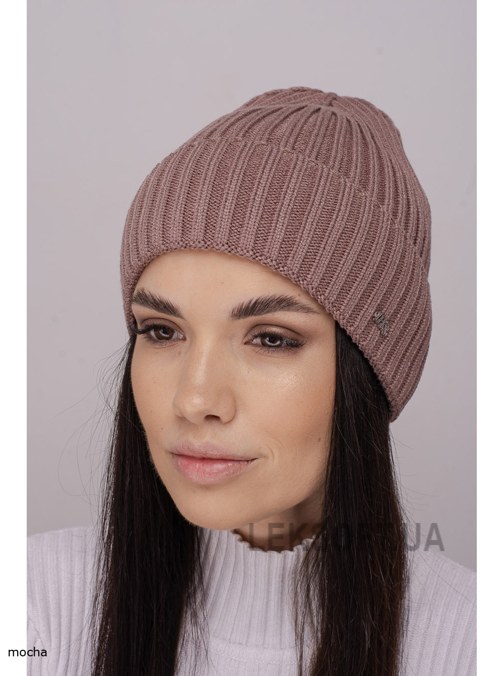Women's cap with a lapel Alegro