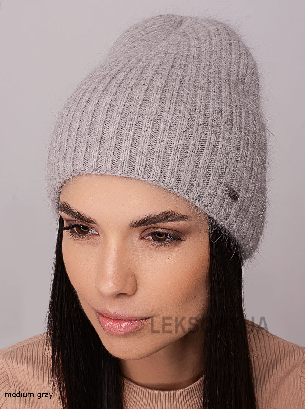 Women's cap Arkadiya