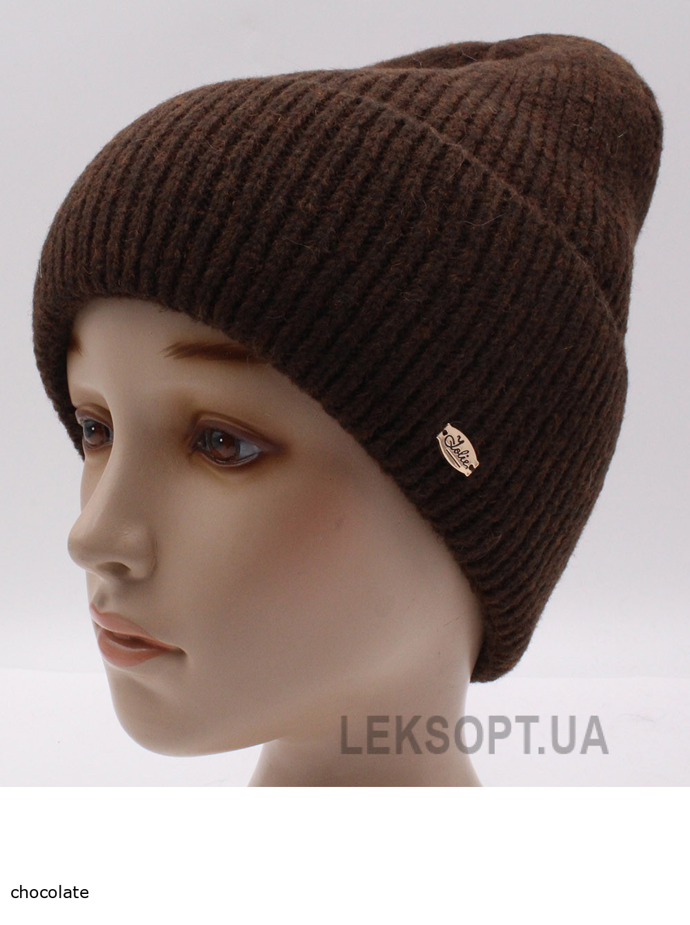Women's hat with a Bugatti lapel
