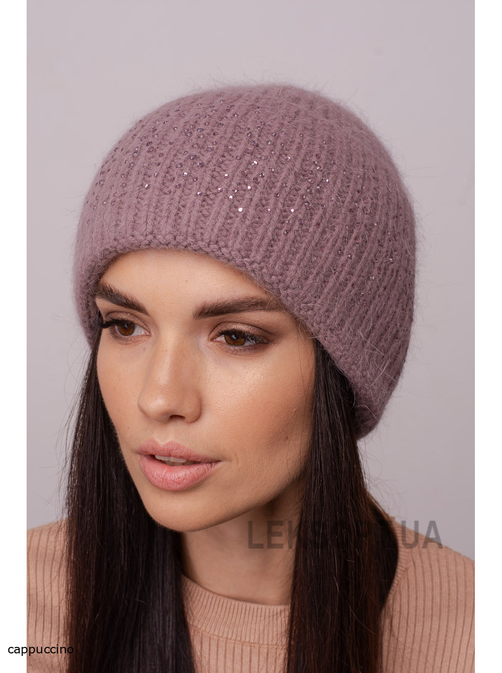 Women's hat with a Diamant lapel