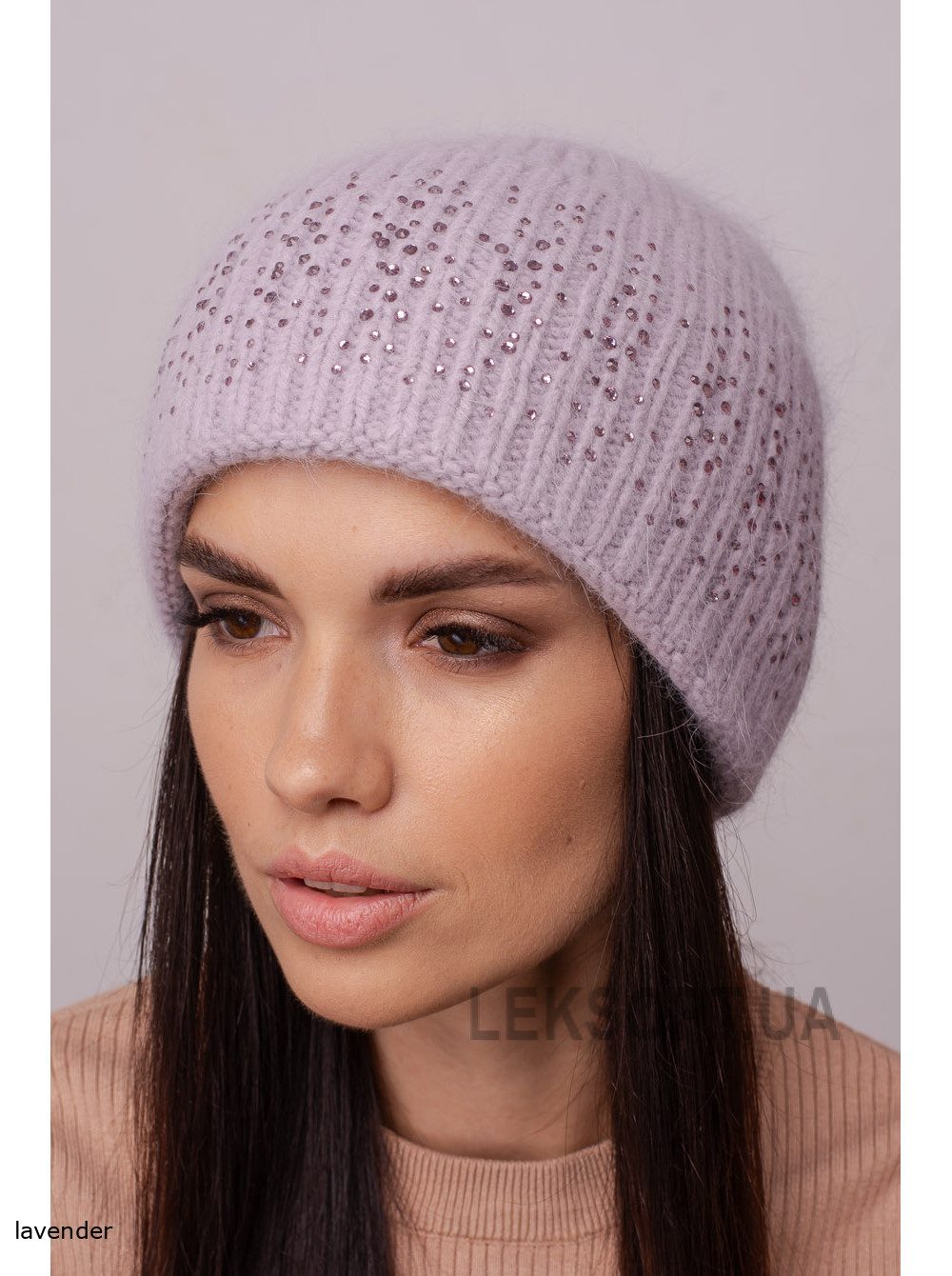 Women's hat with a Diamant lapel