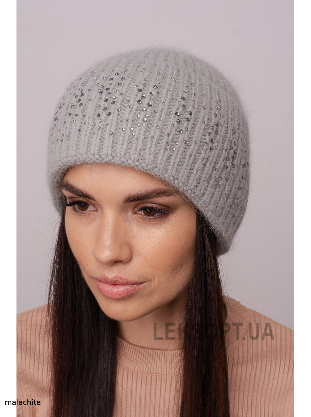 Women's hat with a Diamant lapel