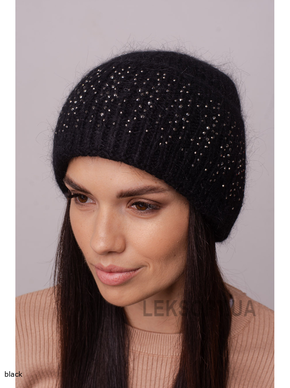 Women's hat with a Diamant lapel