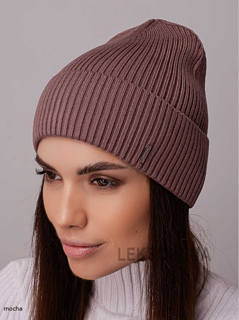 Women's cap with a turn-up Kvest