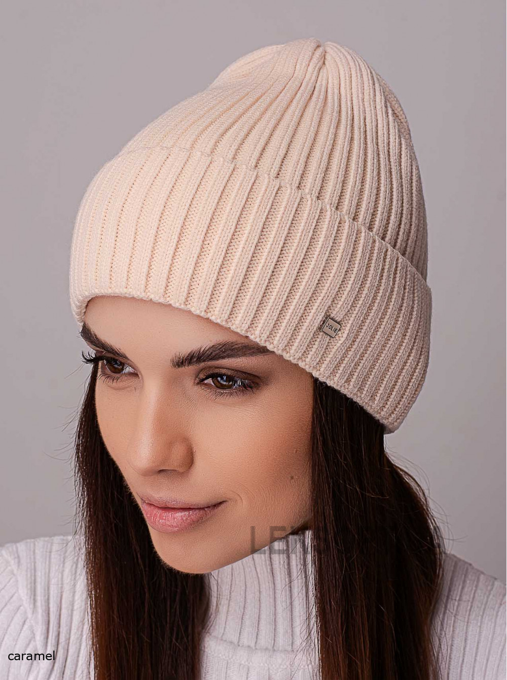 Women's cap Kovel'