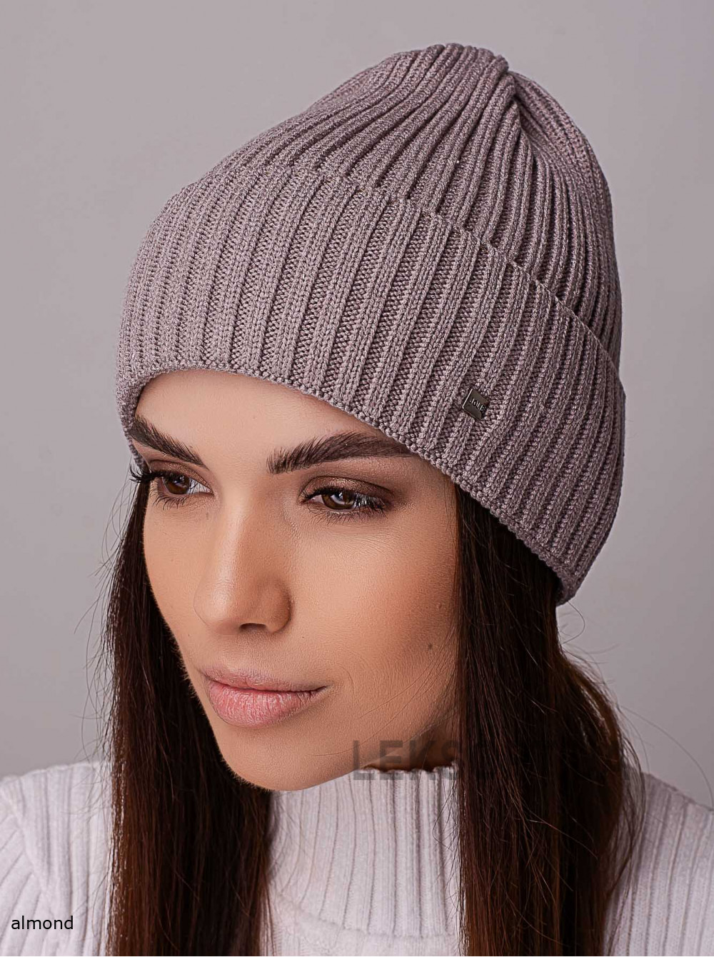 Women's cap Kovel'