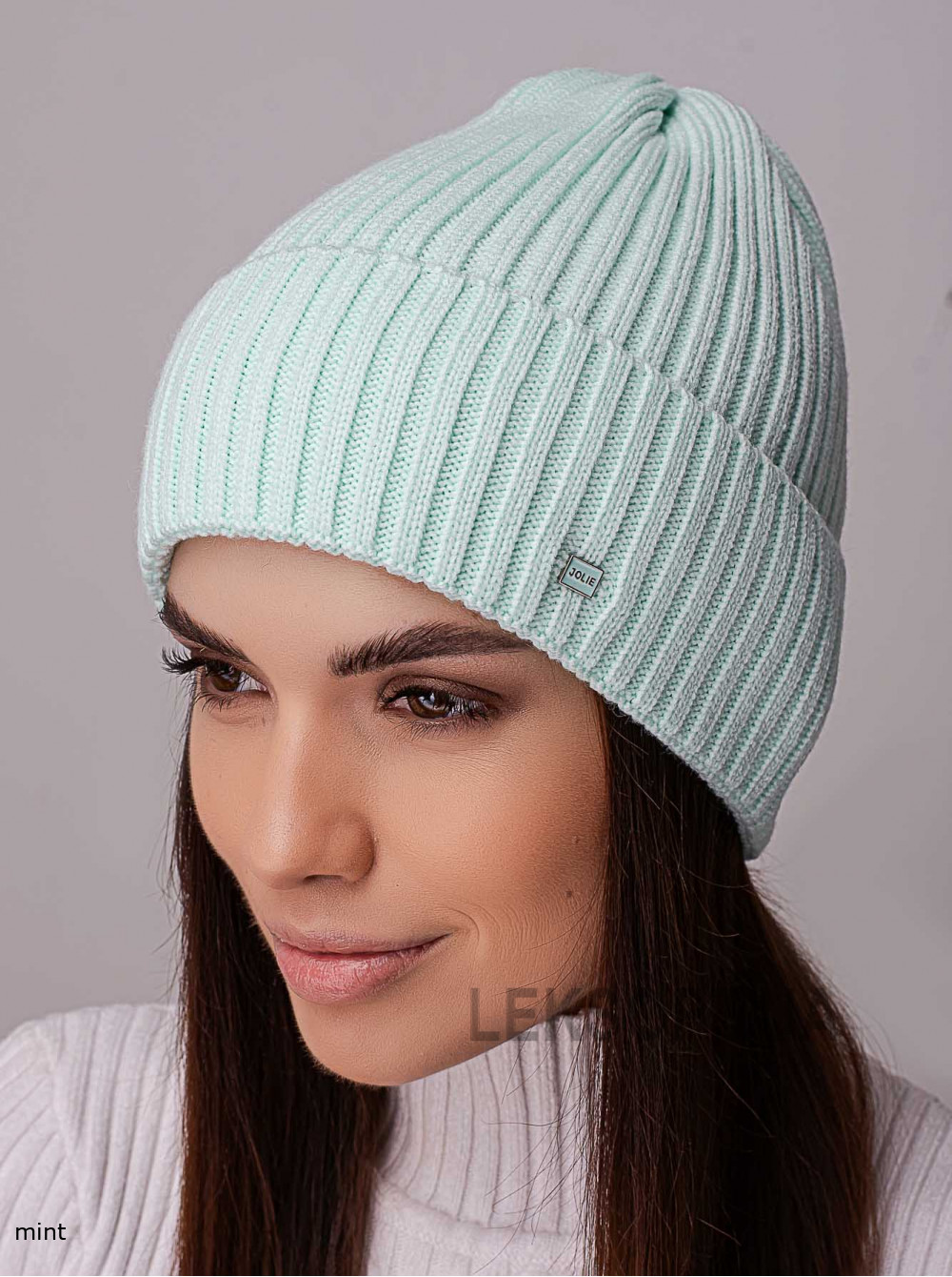Women's cap Kovel'