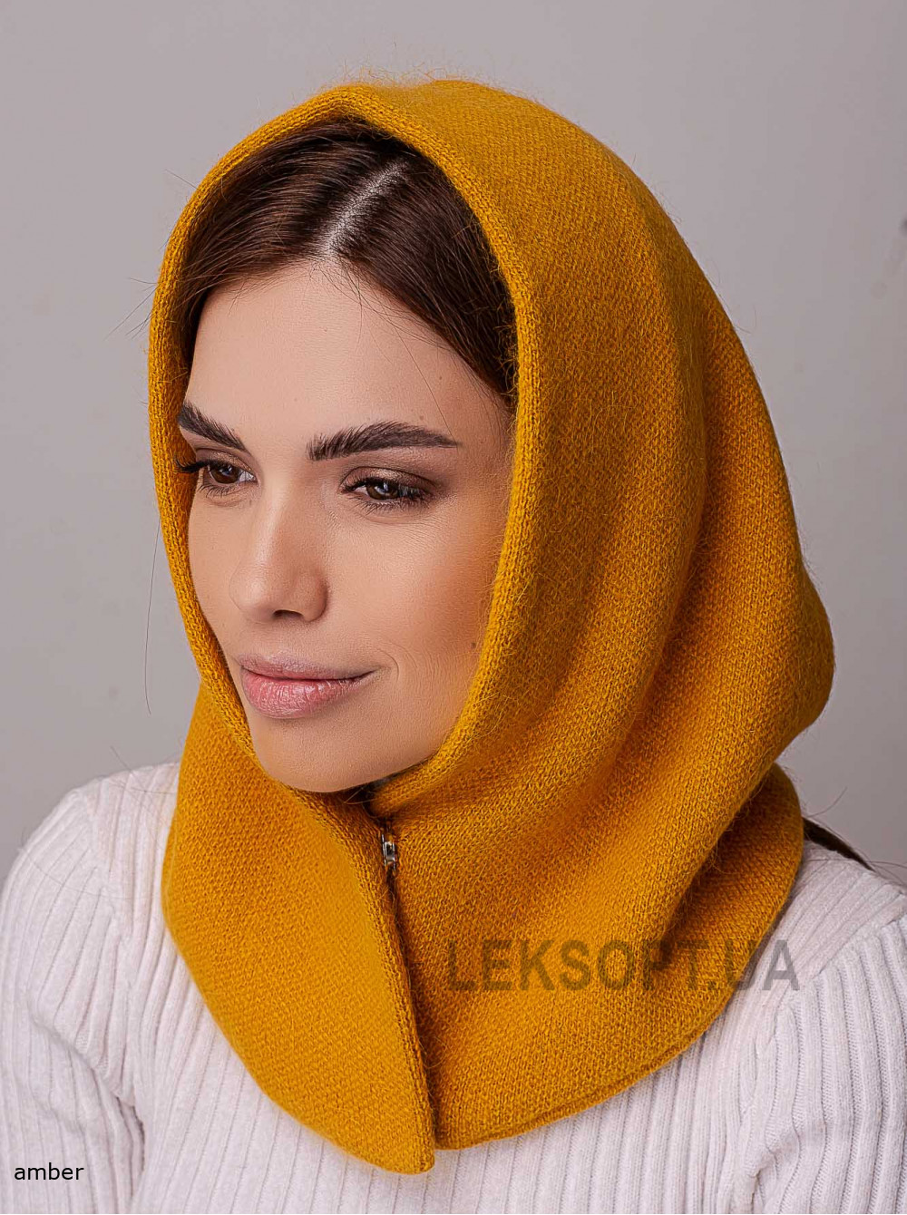 Women's bonnet Koroleva