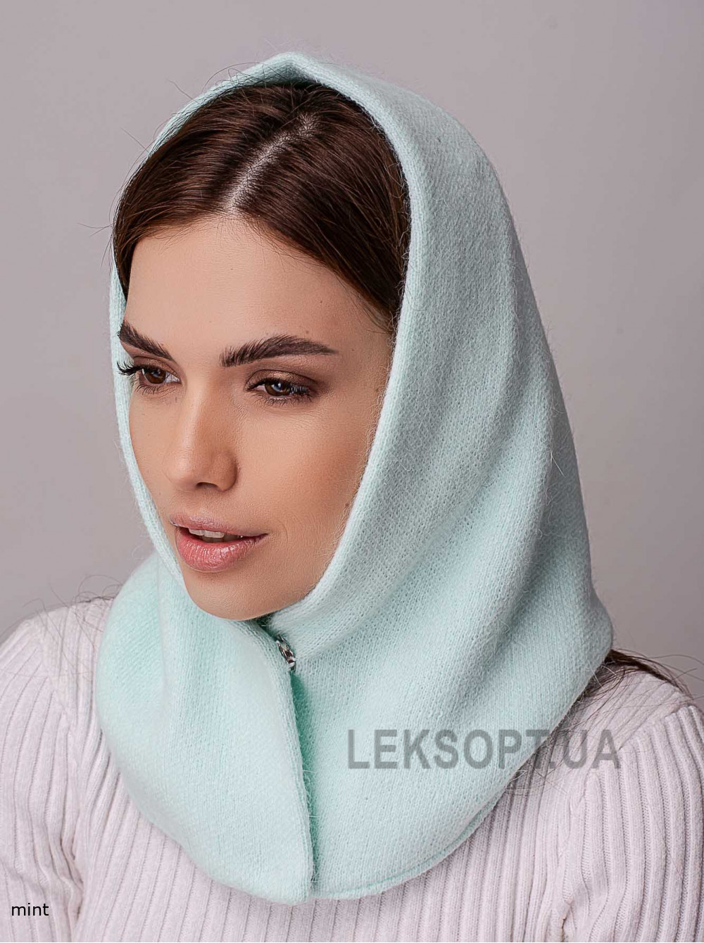 Women's bonnet Koroleva