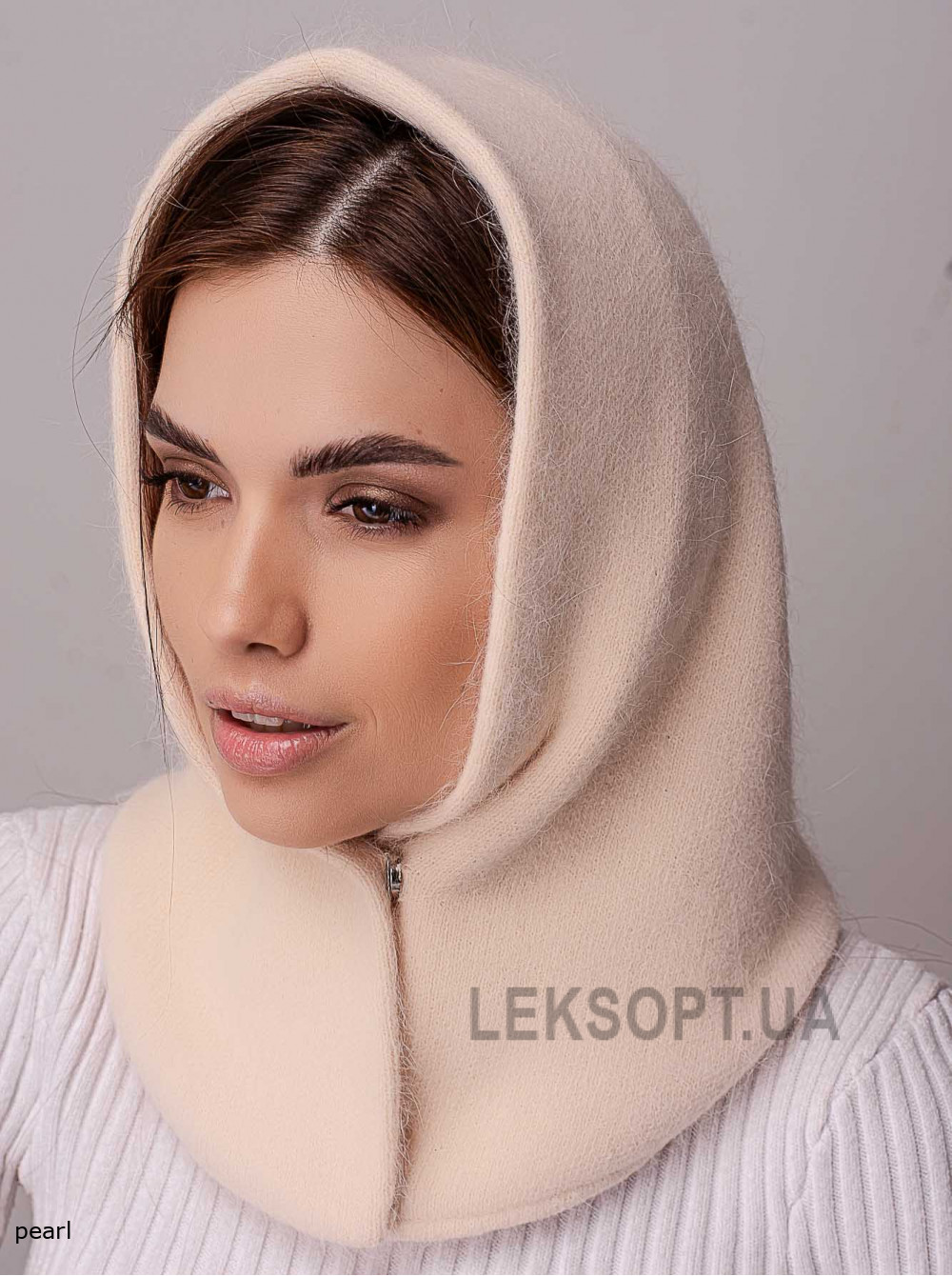 Women's bonnet Koroleva