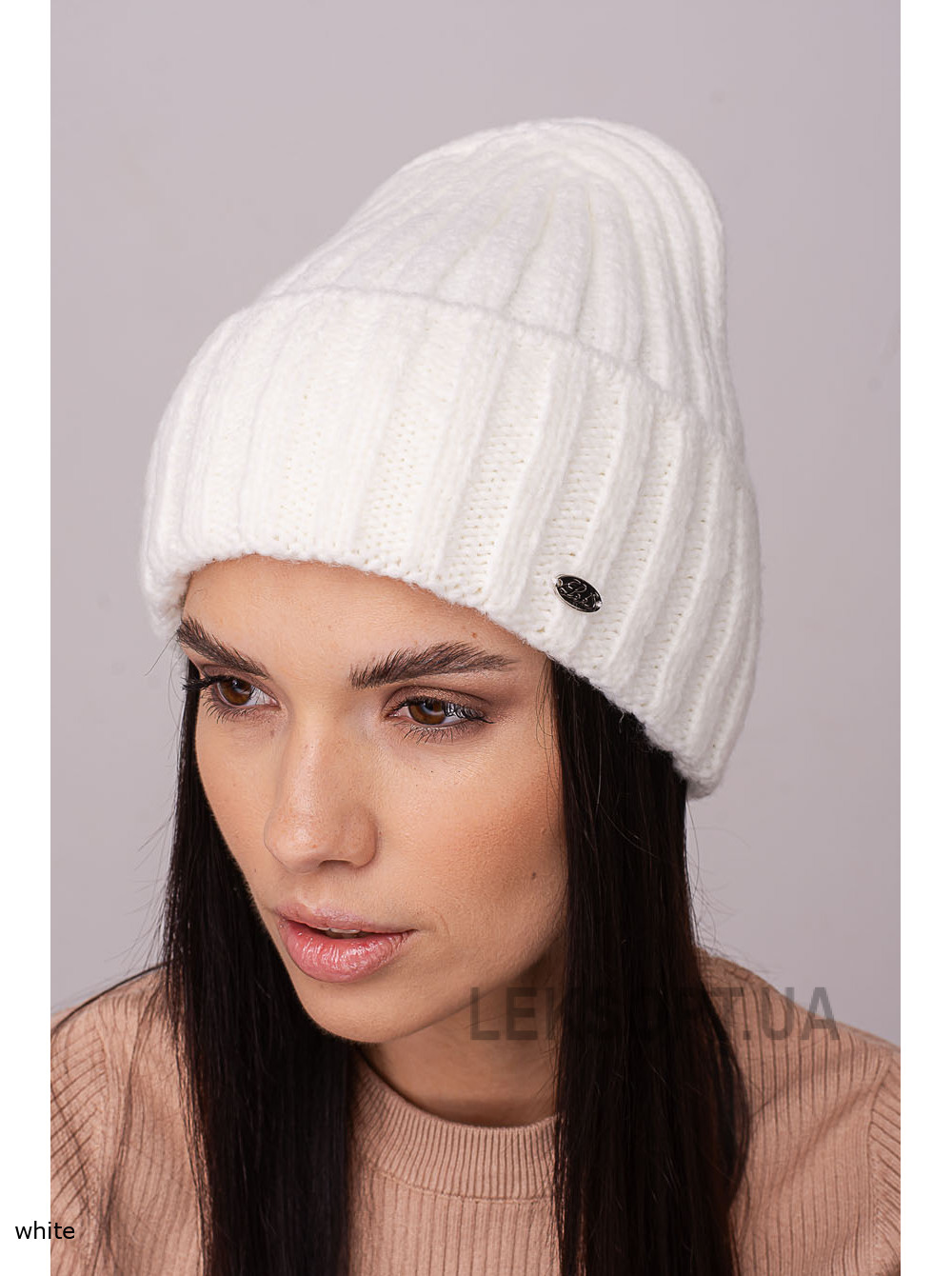 Women's cap with a turn-up Kupava