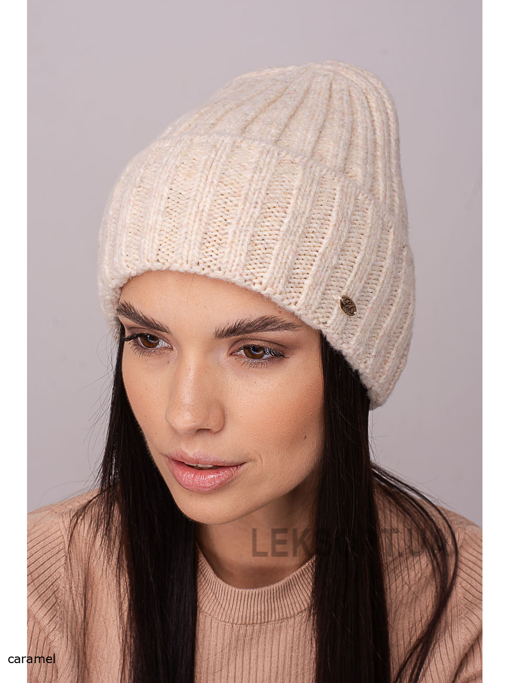 Women's cap with a turn-up Kupava