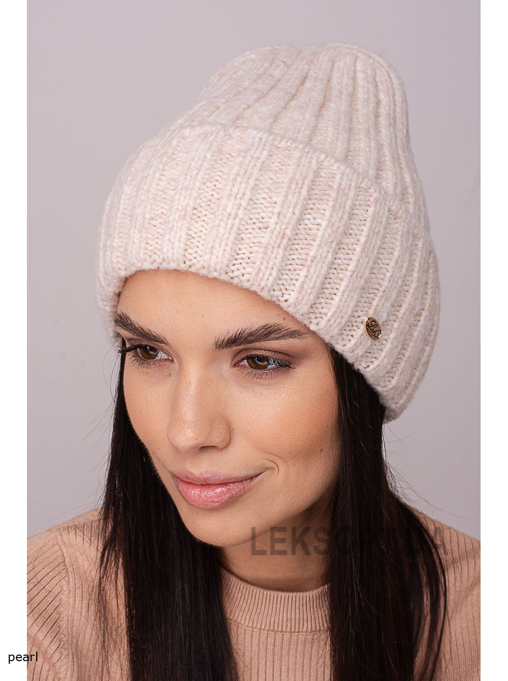 Women's cap with a turn-up Kupava