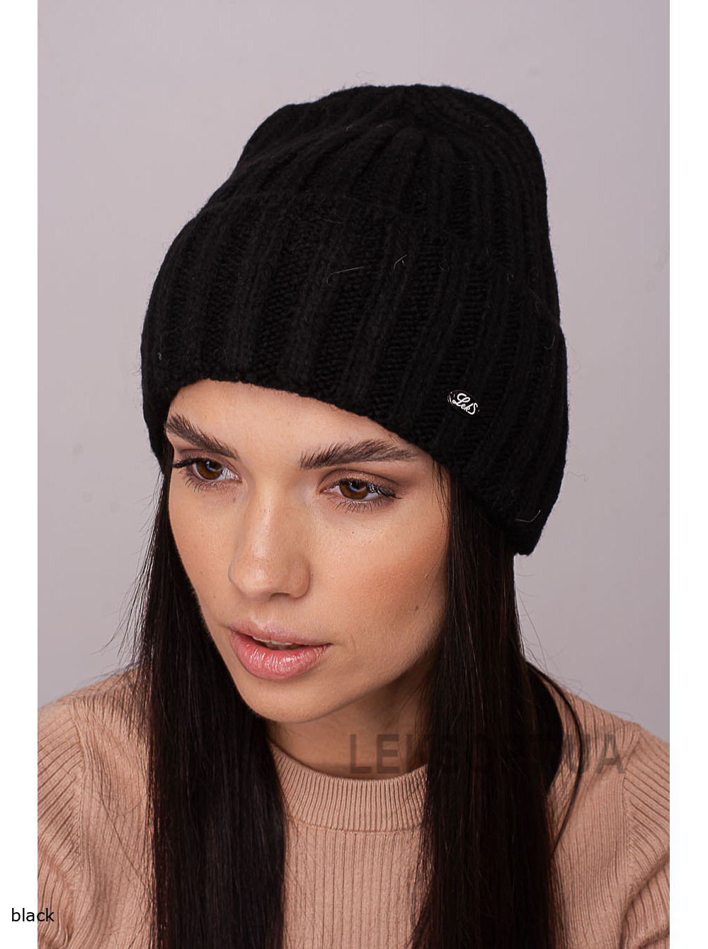 Women's cap with a turn-up Kupava