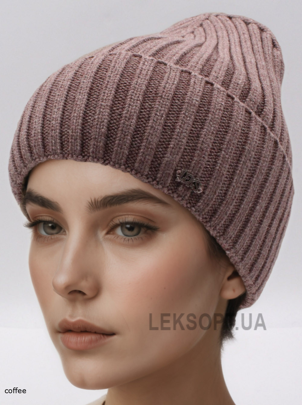 Women's cap with a lapel Mango