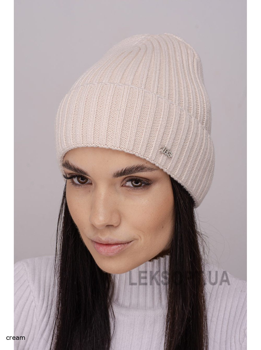 Women's cap with a lapel Mango