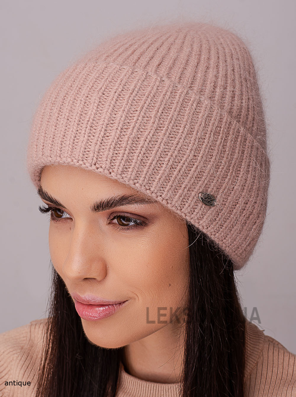 Women's cap Tryufel'
