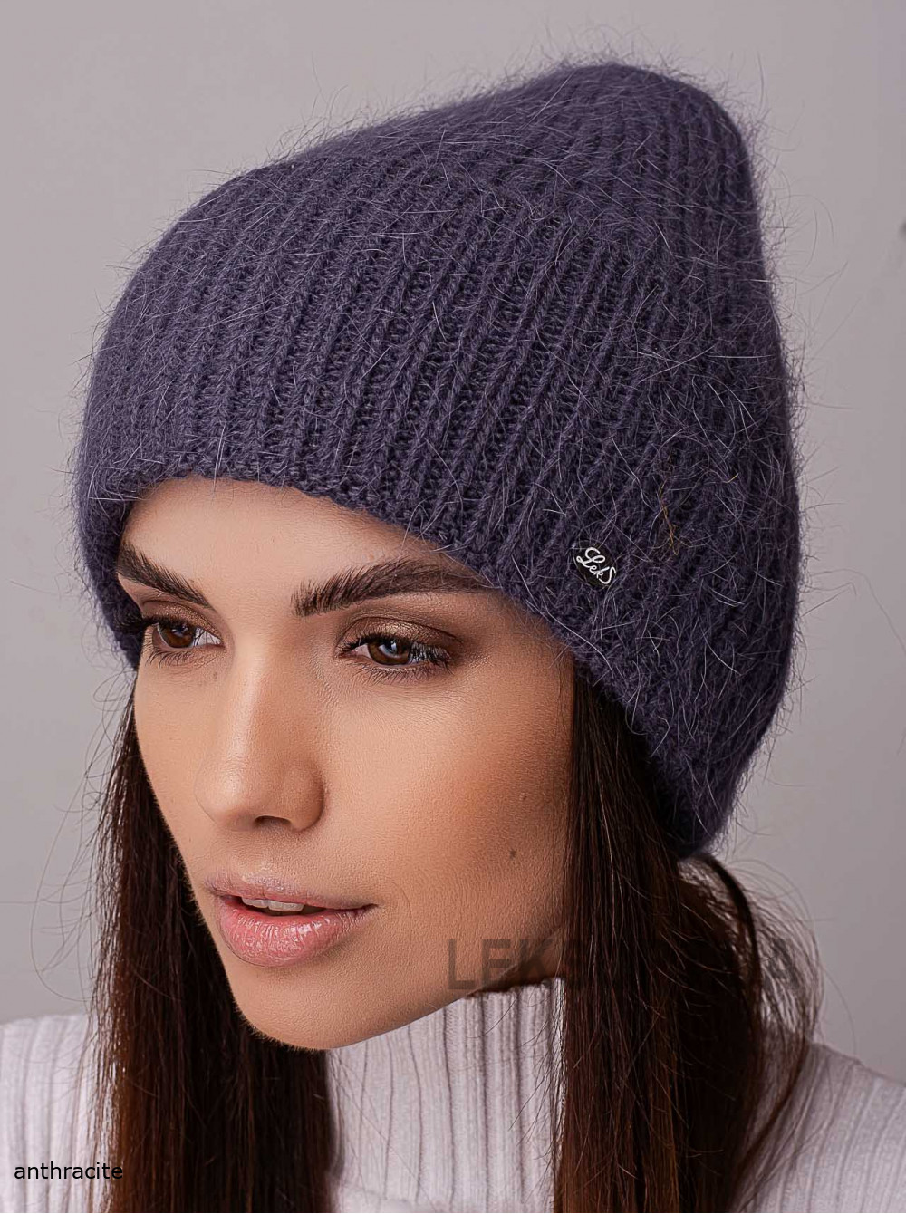 Women's cap Tryufel'