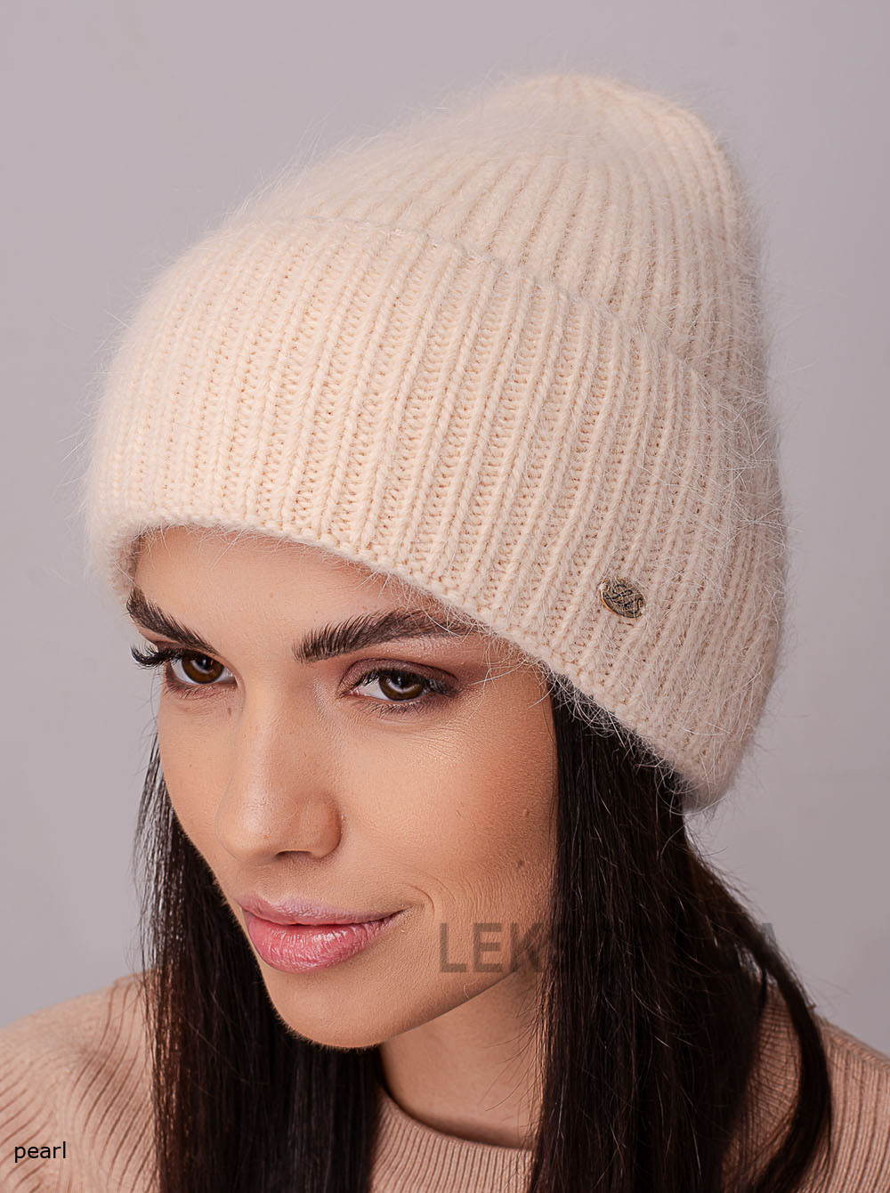 Women's cap Tryufel'