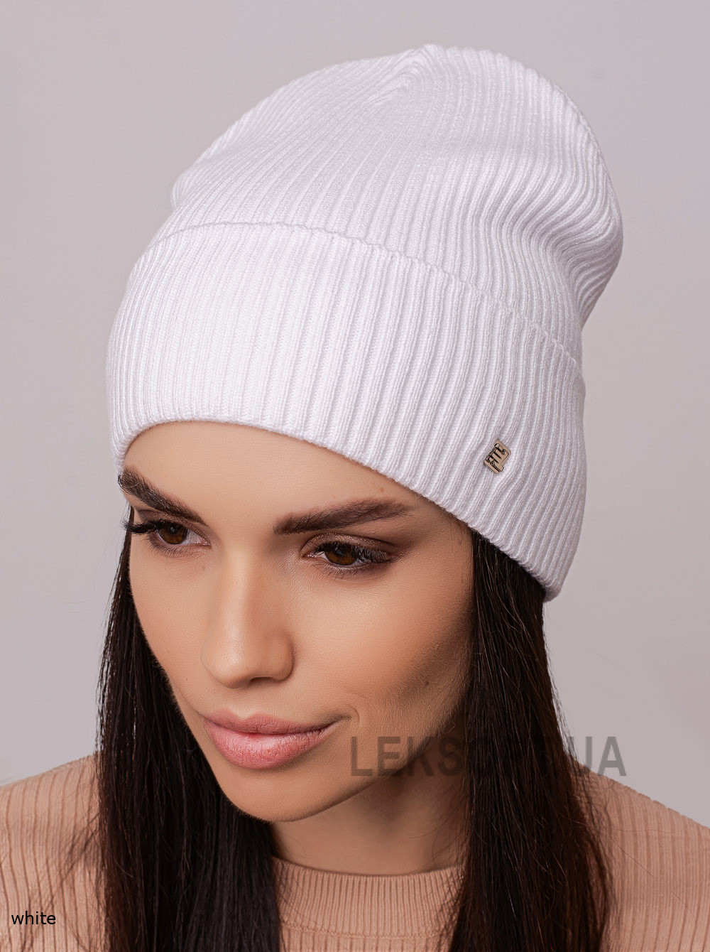 Women's cap with a lapel Feniks