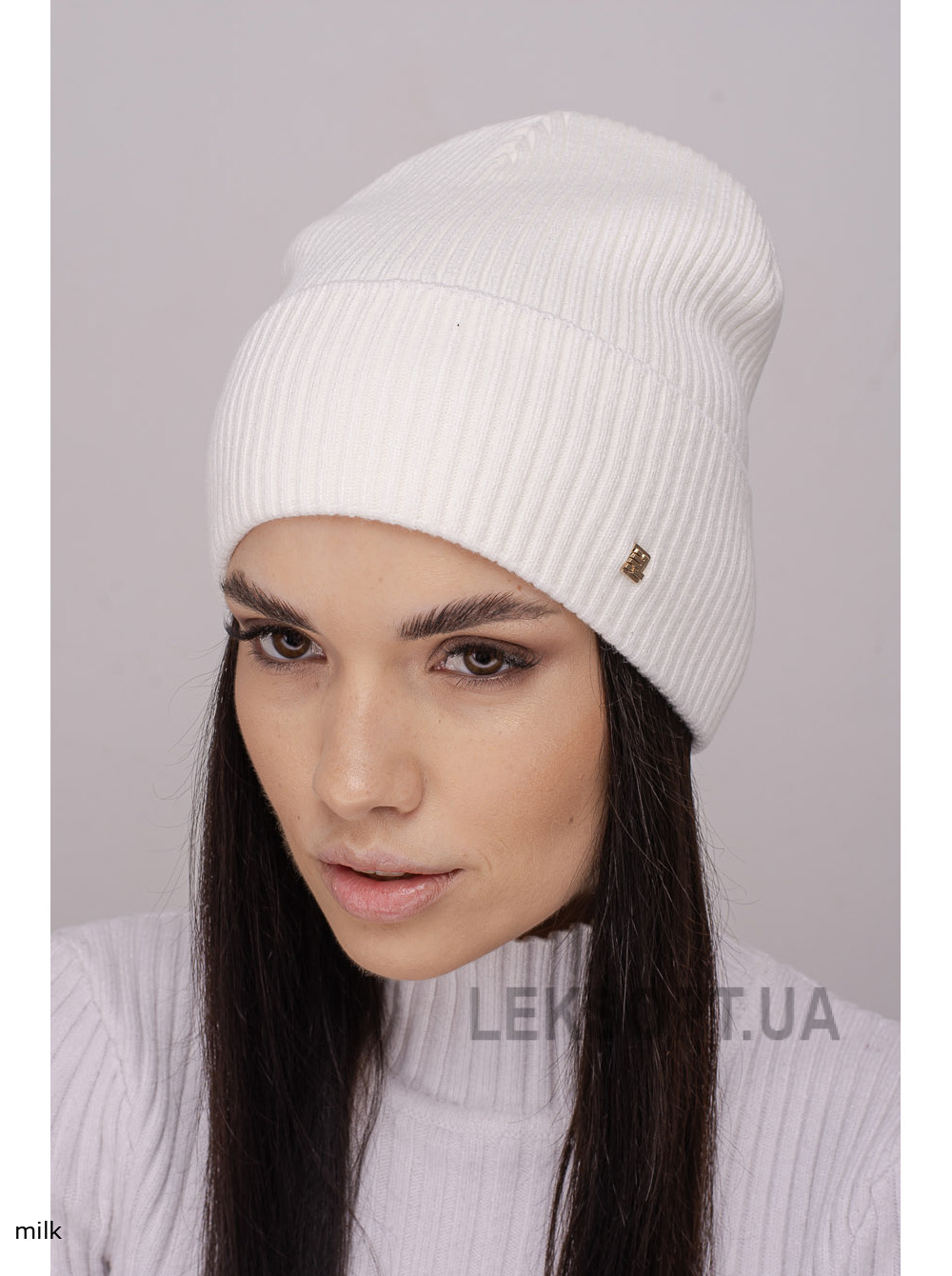 Women's cap with a lapel Feniks