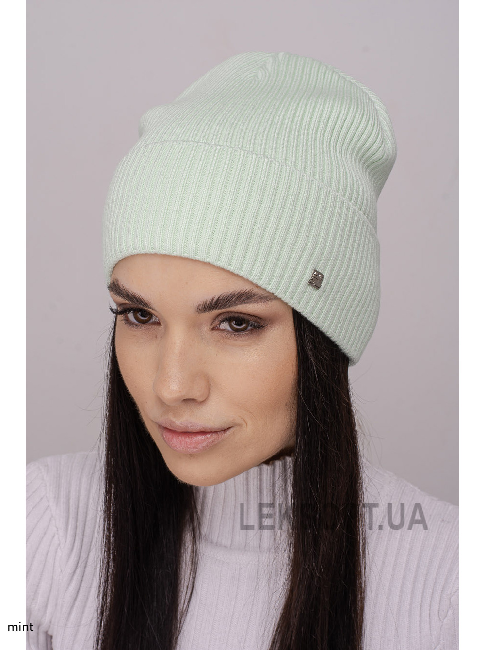 Women's cap with a lapel Feniks