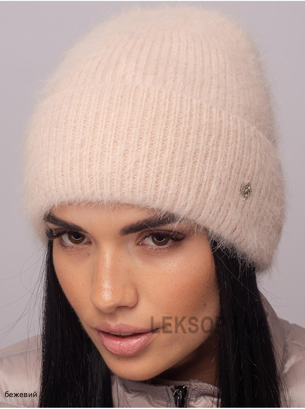 Жіноча шапка з відворотом Дiорiс