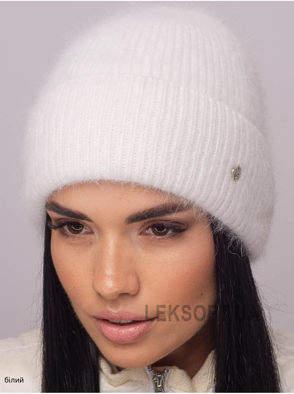 Жіноча шапка з відворотом Дiорiс