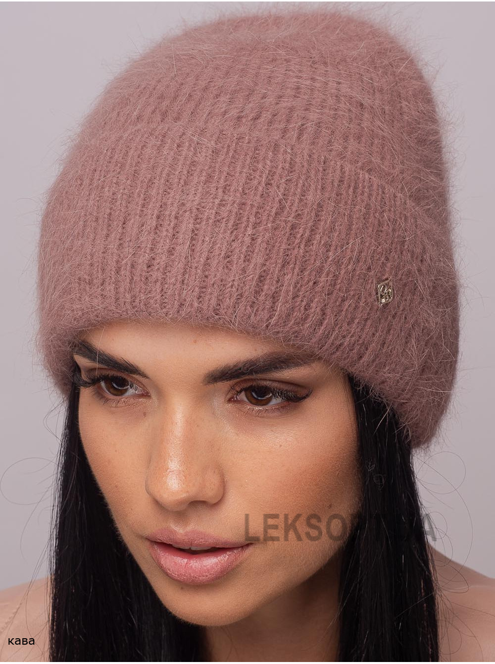 Жіноча шапка з відворотом Дiорiс