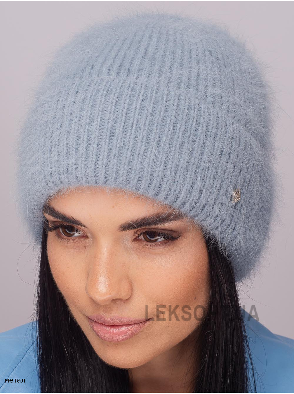 Жіноча шапка з відворотом Дiорiс