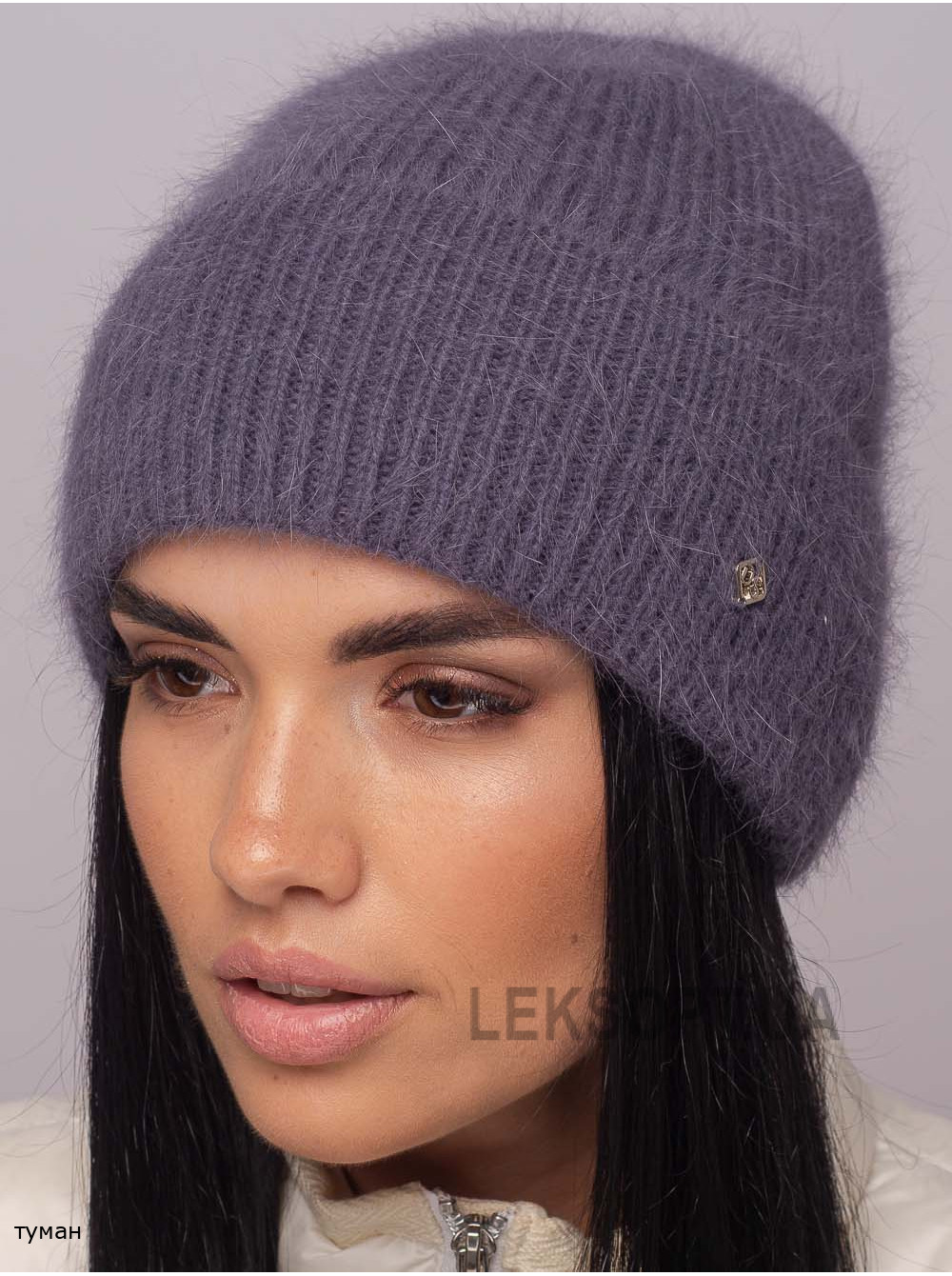 Жіноча шапка з відворотом Дiорiс