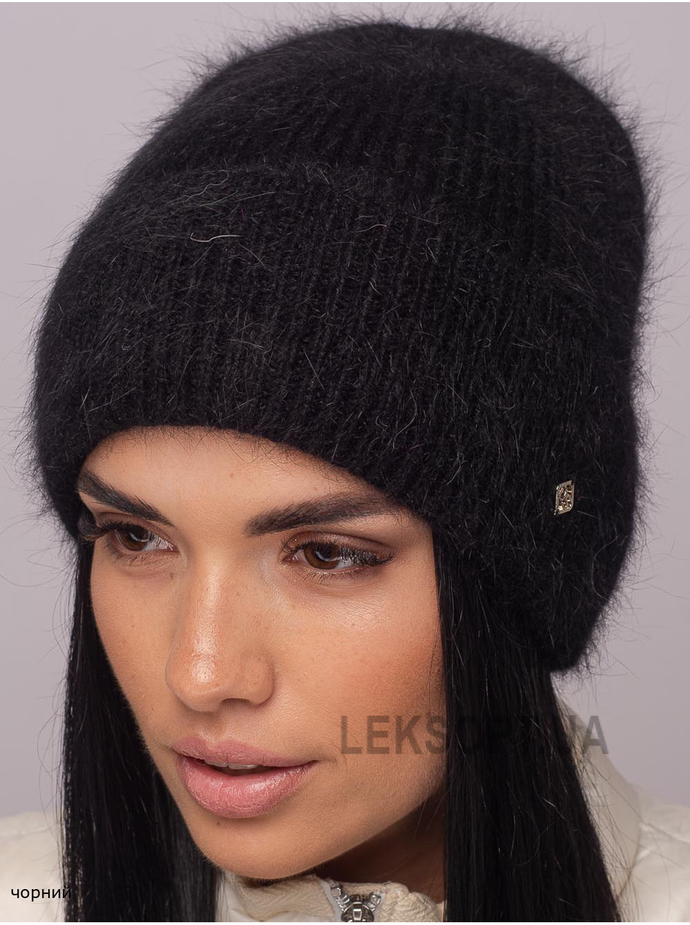 Жіноча шапка з відворотом Дiорiс