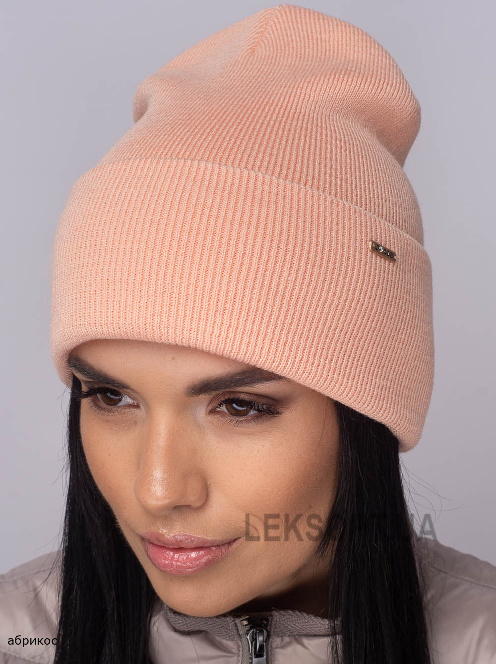 Жіноча шапка-ковпак з відворотом домiно