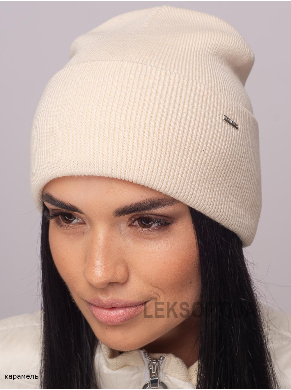 Жіноча шапка-ковпак з відворотом домiно