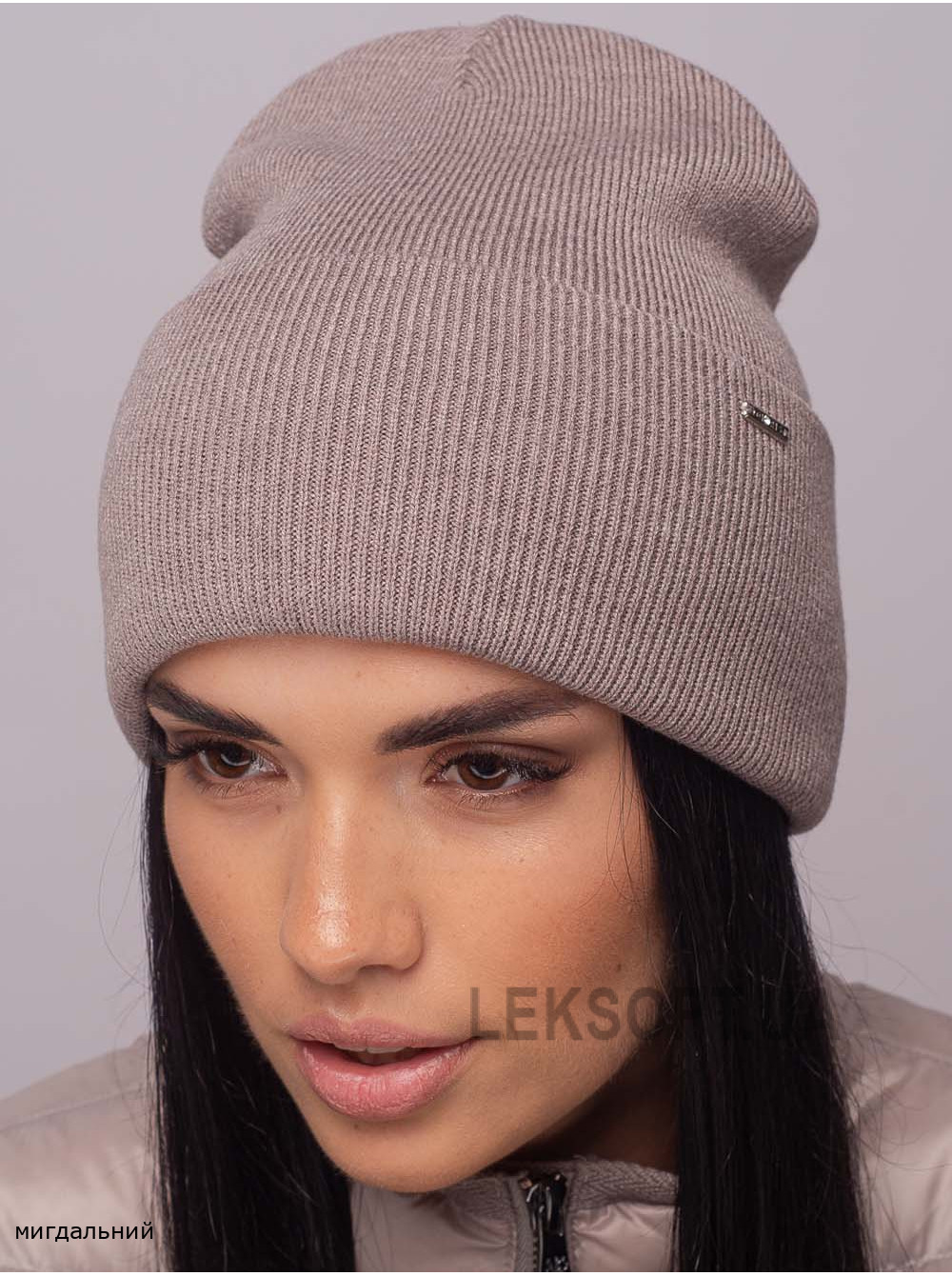 Жіноча шапка-ковпак з відворотом домiно