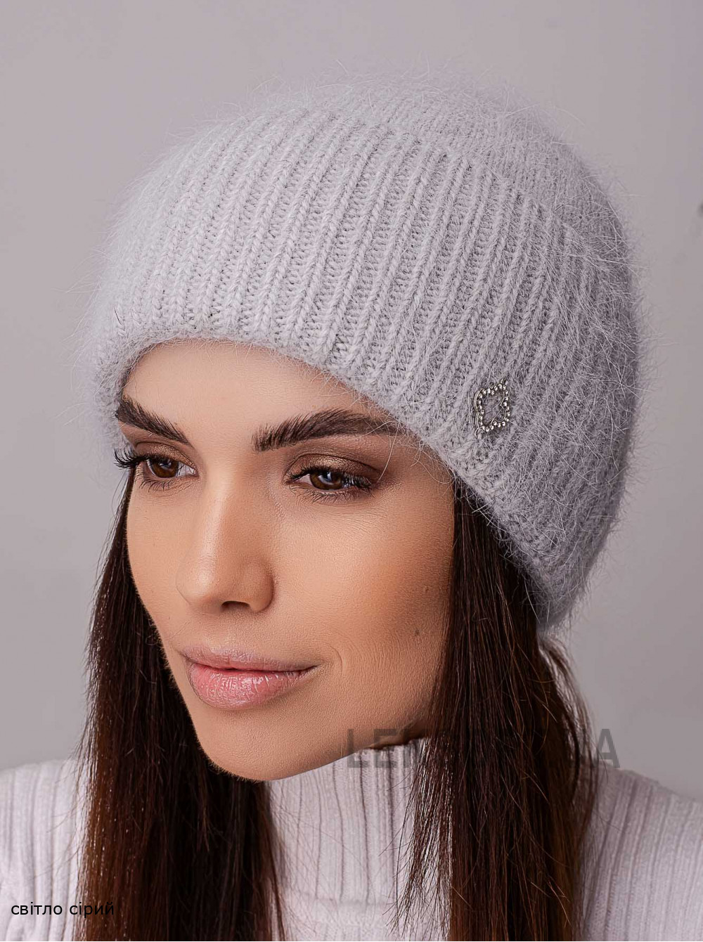 Придбати Жіноча шапка з відворотом Буковина Жіноча шапка з відворотом Буковина