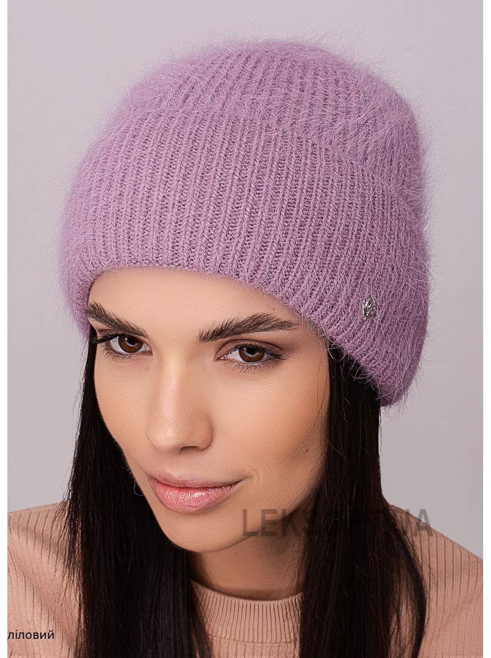 Жіноча шапка з відворотом Дiорiс