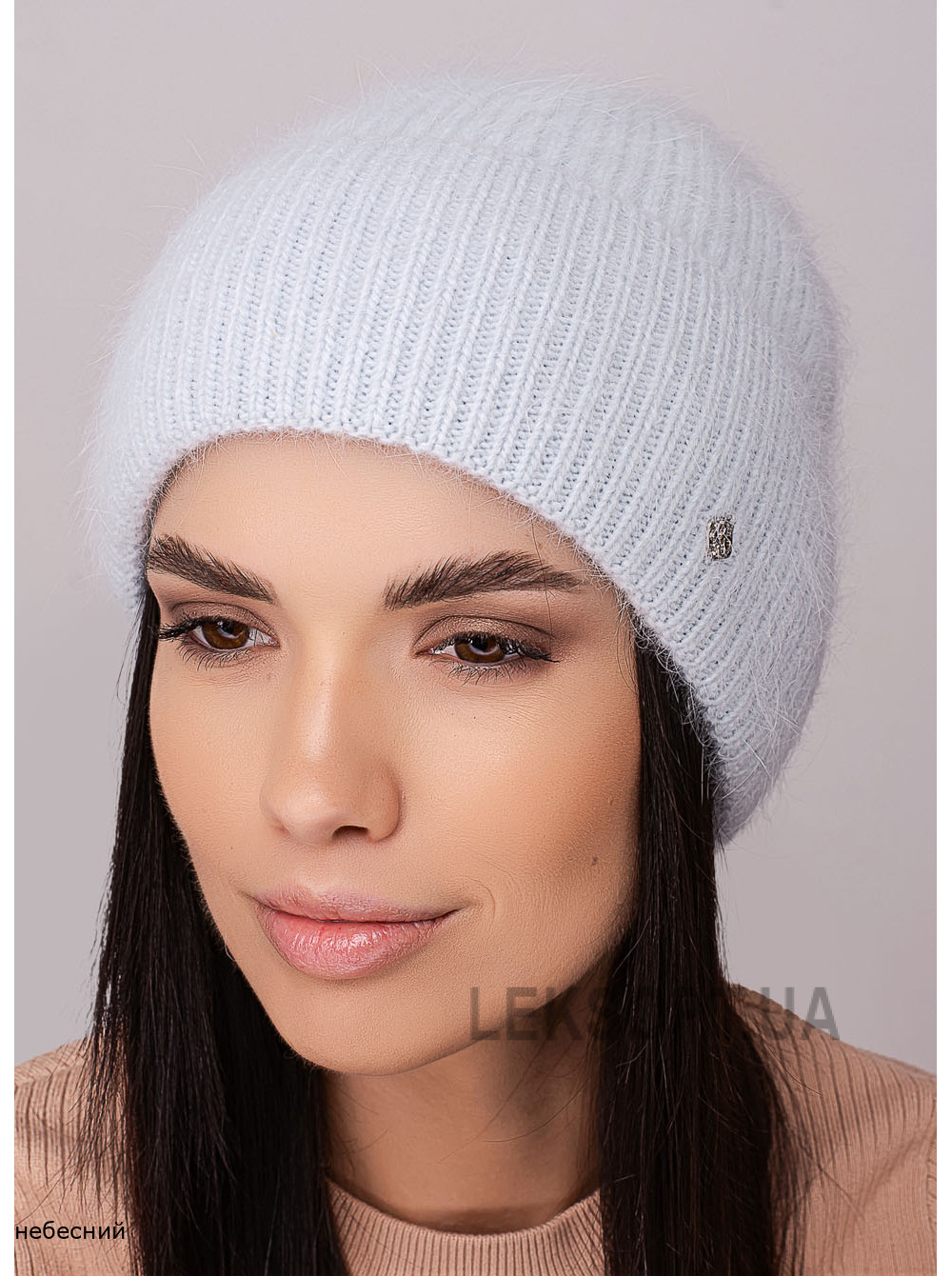 Жіноча шапка з відворотом Дiорiс